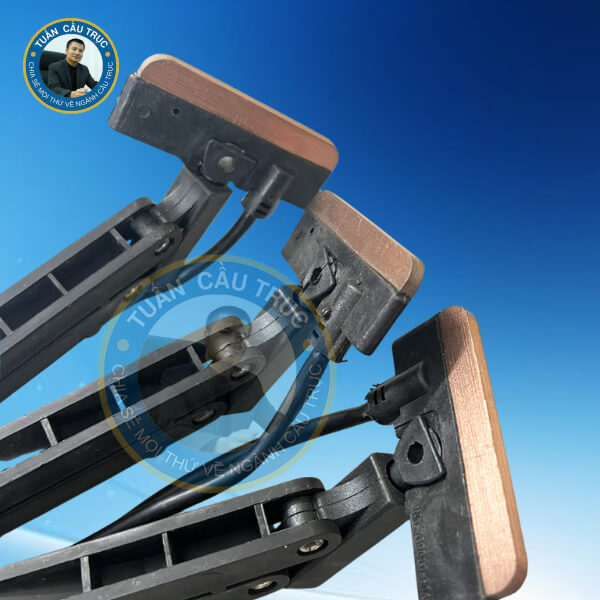 Chổi Điện 3P-60A – Tay Lấy Điện Trung Quốc